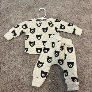 Oatmeal/ Black Bear set